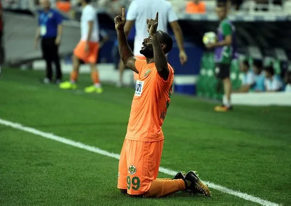 Vagner Love'dan şok karar!
