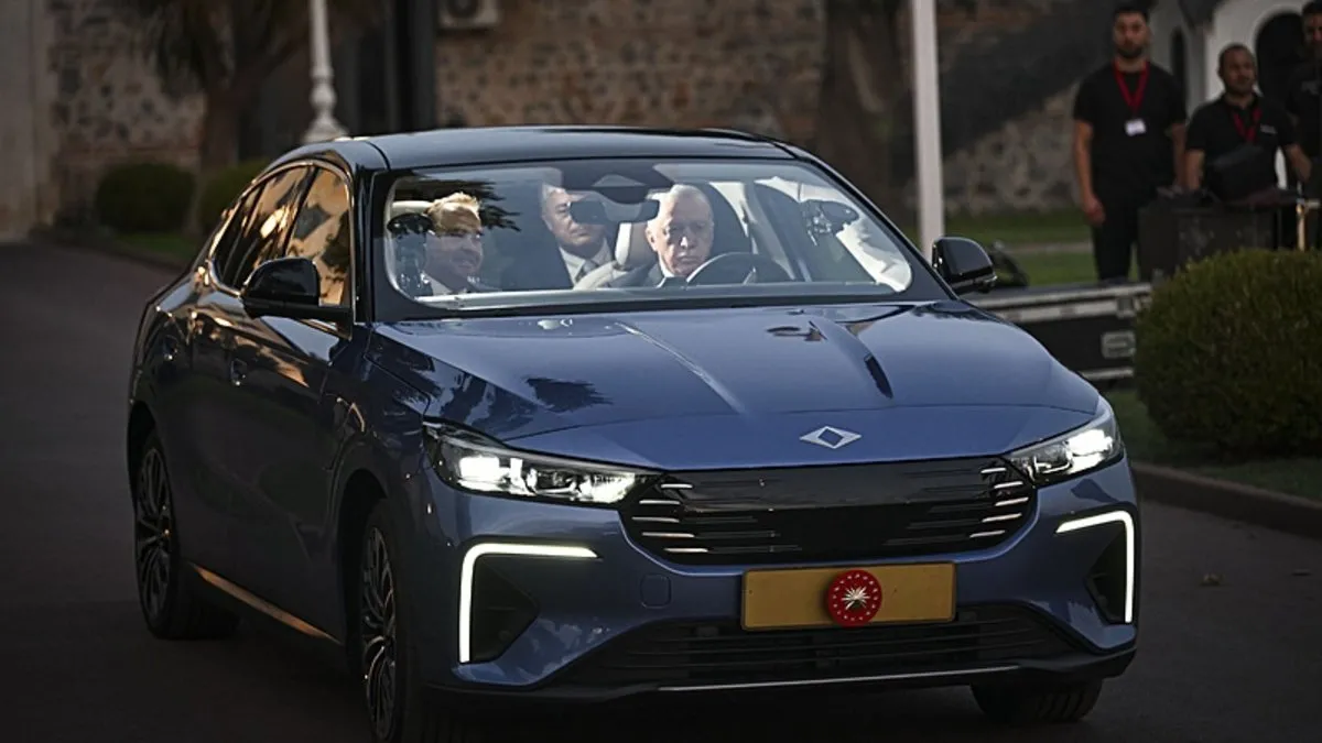 Başkan Recep Tayyip Erdoğan'a TOGG T10F hediye edildi