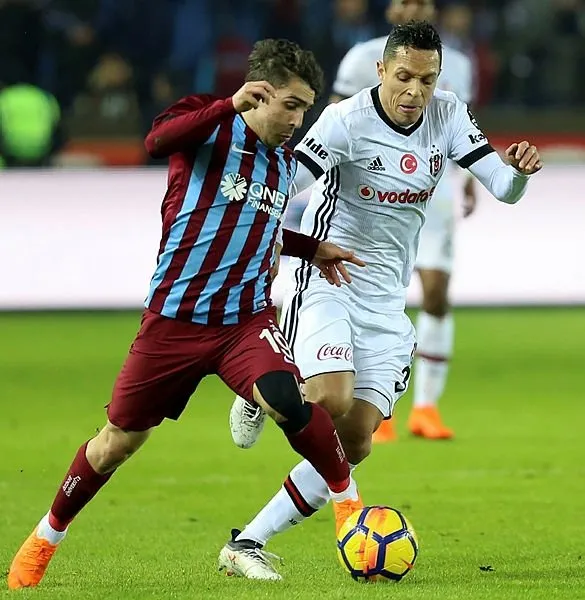 Trabzonspor-Beşiktaş derbisinden kareler