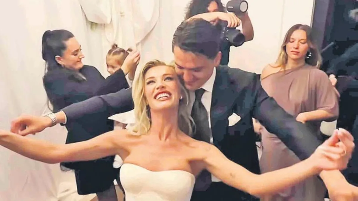 Ballı kahve içip ankara havası oynadı