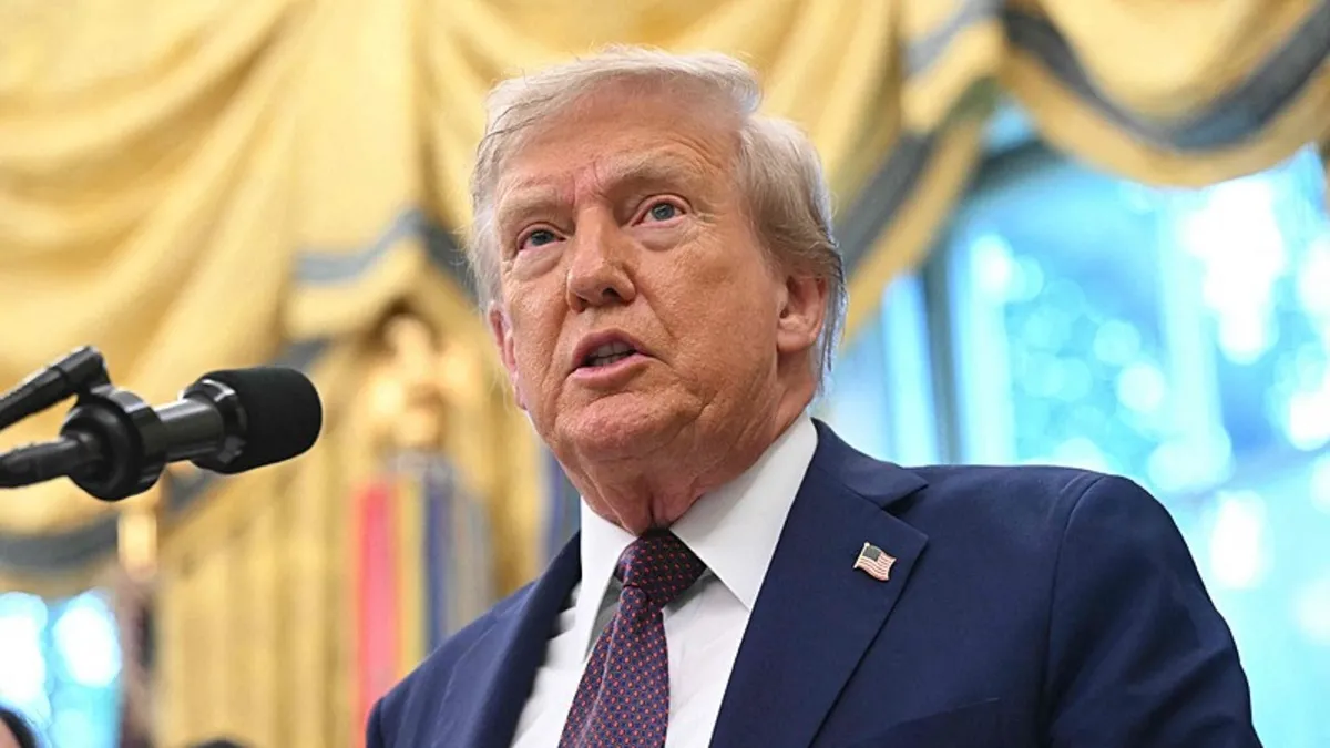 Trump duyurdu: ABD, Karayipler'de bir gemiyi vurdu