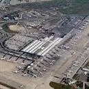 Uçakla gelen yolcuların gümrüksüz alışveriş edebilecekleri ilk ’’free shop’’ İstanbul’da Atatürk Havalimanı’nda açıldı