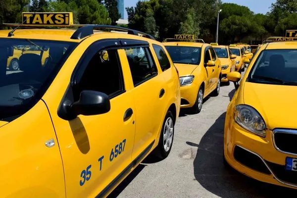 İzmir’de aylık bin 500 TL olan havalimanı taksi bedeli 14 bin TL’ye çıktı
