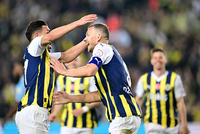 son-dakika-haberi-fenerbahcenin-konugu-adana-demirspor-ikinci-yarida-gol-yagmuru-1712172474138.jpeg