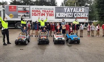 Mobil Trafik Eğitim TIR’ı Bolu’da Mobil Trafik Eğitim TIR’ı Bolu’da