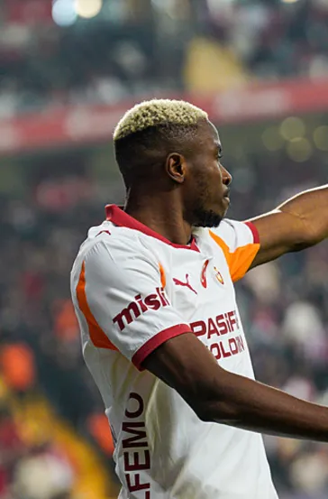 Victor Osimhen cezalı duruma düştü