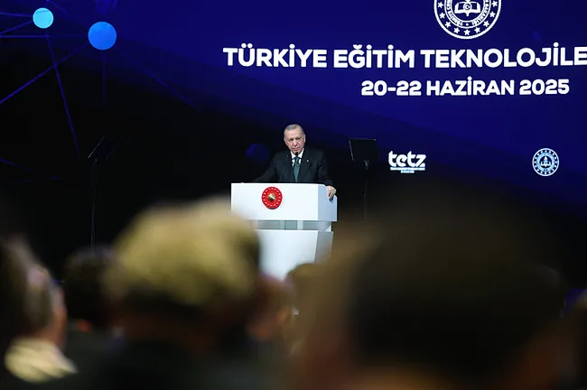 baskan-erdogandan-dijital-zorbalik-uyarisi-evlatlarimizi-teslim-edemeyiz-1750433514236.jpeg Başkan Erdoğan'dan dijital zorbalık uyarısı: Evlatlarımızı teslim edemeyiz
