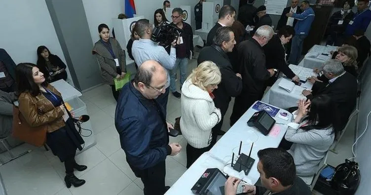 Ermenistan erken seçim için sandık başında