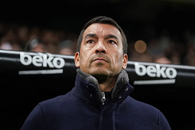 BEŞİKTAŞ’TA SON DAKİKA: Van Bronckhorst’un yerine 2 aday belirlendi