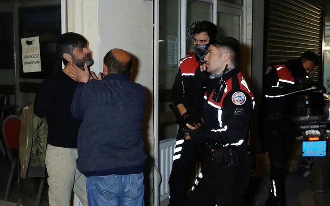 yer-antalya-polise-direnen-arkadasini-boyle-susturdu-1645958521211.jpg