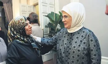 Emıne Erdoğan, evde yaşlı ve engelli birey bakımı yapan ailelerle iftar yaptı