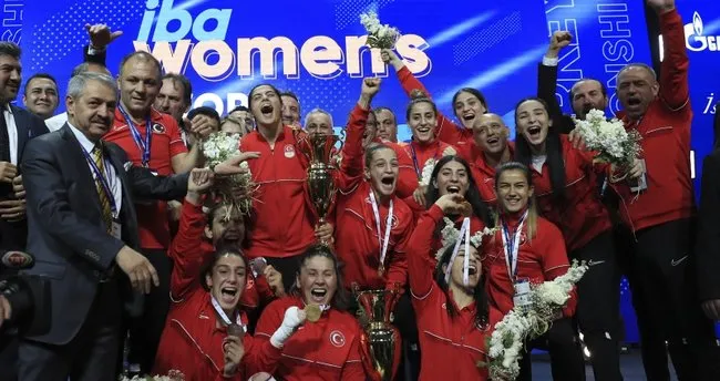 Son dakika haberi: Türk kadını yumruklarıyla tarih yazdı! Kadın boksörlerimiz dünya şampiyonu oldu...