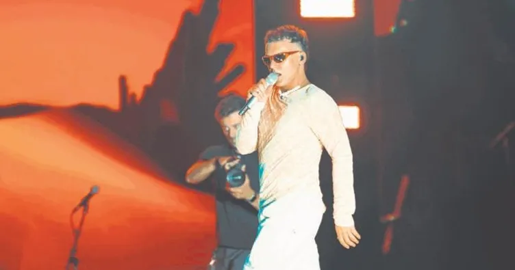 Edis 10 bin seyirciyi mest etti