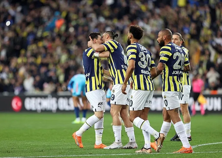Son dakika Fenerbahçe transfer haberleri: Parayı veren düdüğü çalacak! Fenerbahçe'ye yıldız oyuncudan tarihi gelir...