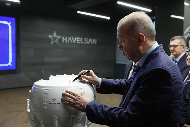 baskan-erdogan-guvenlik-ve-savunma-asla-tek-boyutlu-degildir-1771938837578.jpeg Başkan Erdoğan: Güvenlik ve savunma asla tek boyutlu değildir
