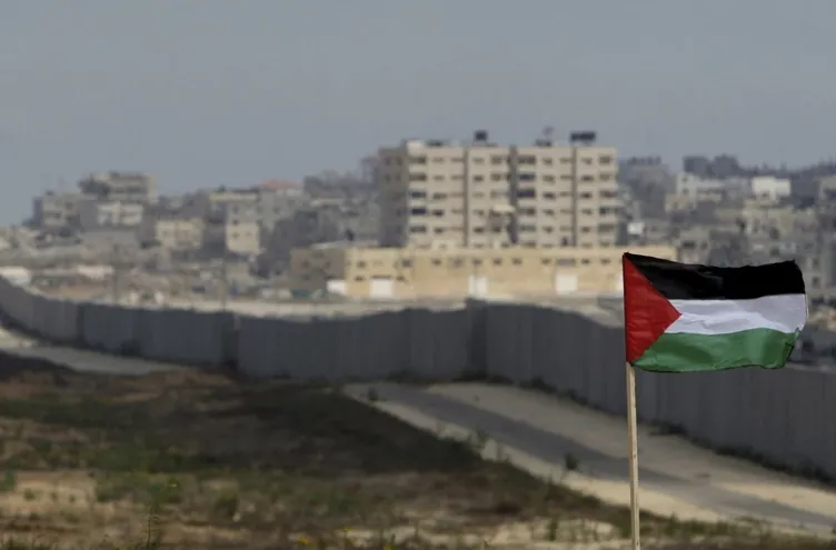 İsrail’in vahşeti gözler önünde: Katliamı açık açık itiraf ettiler! Cesetleri köpeklere yedirdiler