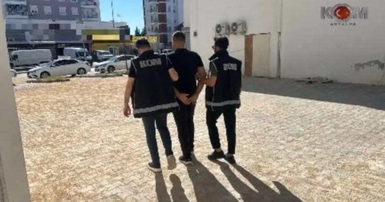 Antalya’da 22 FETÖ üyesi yakalandı