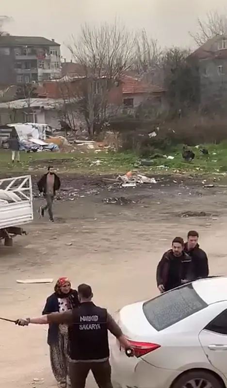 sakaryada-hareketli-dakikalar-firariyi-vermemek-icin-direndiler-1772818200680.jpeg