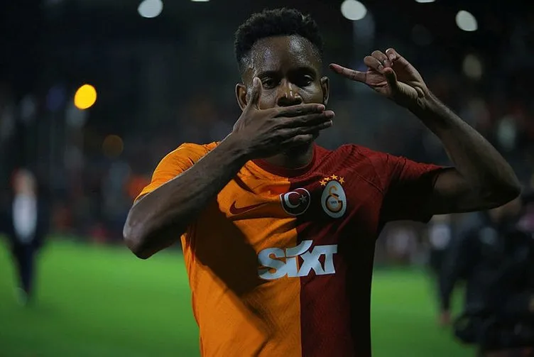 Son dakika Galatasaray haberi: Galatasaray’dan 3 bomba birden! Premier Lig’den yeni golcüyle anlaşıldı...