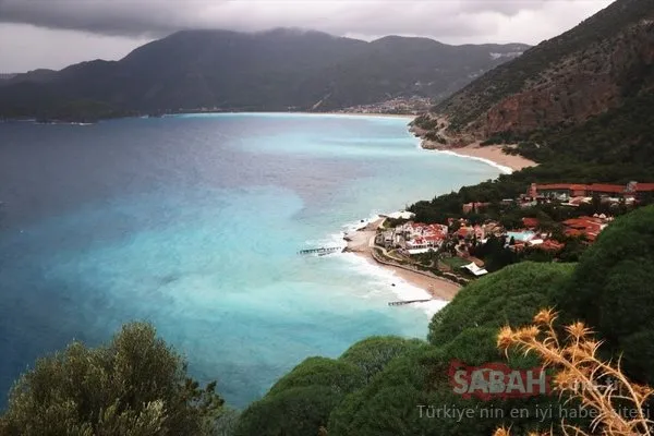 Fethiye'de deniz, rengiyle büyüledi