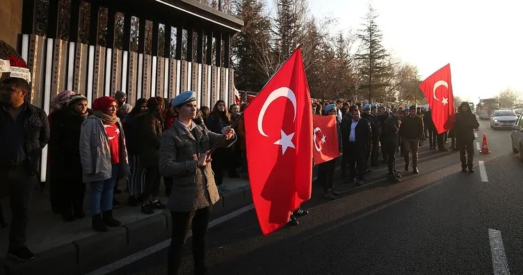 Kayseri’deki terör saldırısında şehit olan 15 asker anıldı