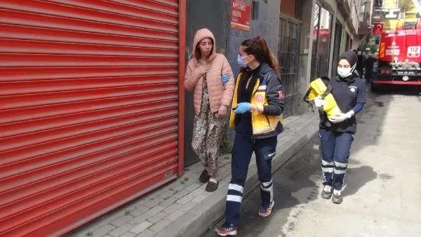 İstanbul’un göbeğinde panik: Çıplak ayakla kaçtılar!