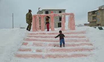 Milli Savunma Bakanı Akar o aileyi Ankara’ya davet etti... Kardan Anıtkabir yapmıştı...