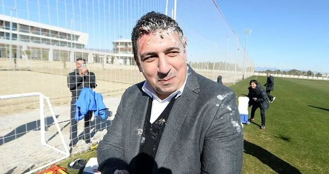 Antalyaspor Başkanı Öztürk'e pastalı kutlama - Spor Haberleri