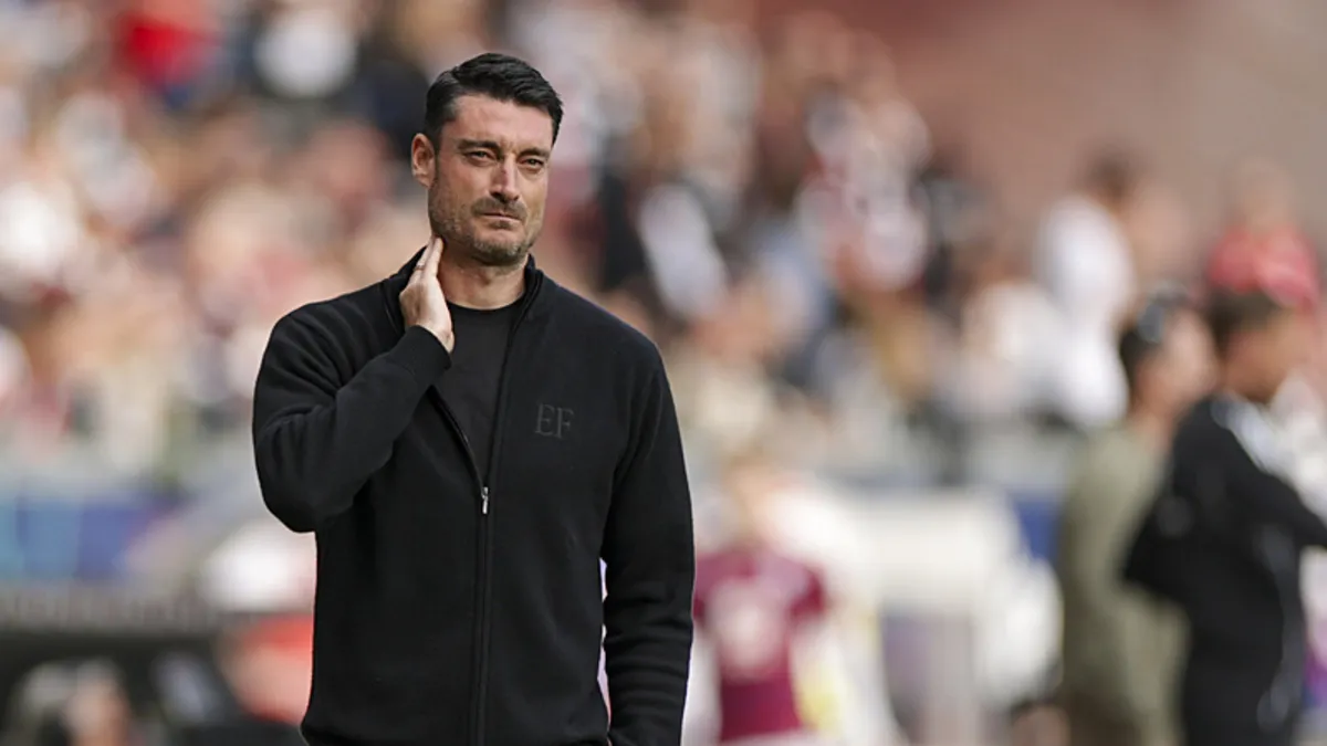 Eintracht Frankfurt’ta Albert Riera ile yollar ayrıldı! Eintracht Frankfurt’ta Albert Riera ile yollar ayrıldı!