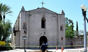 California’da kiliseye bıçaklı saldırı! Ölü ve yaralılar var