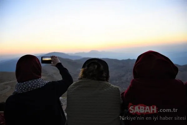 'Dünya mirası' Nemrut'a ziyaretçi akını...