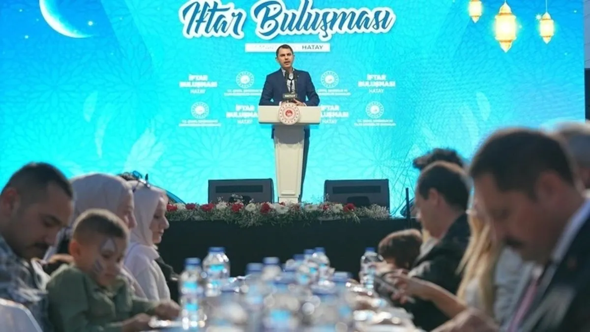 Bakan kurum iftarını Hataylılarla yaptı