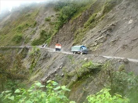 Ölümcül yol