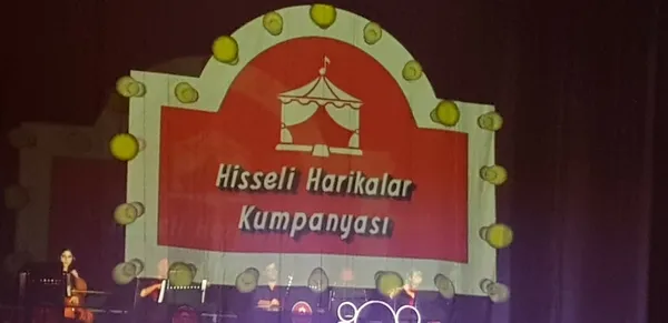 hisseli-harikalar-kumpanyasi-kapali-gise-oynadi-1705606295479.jpg