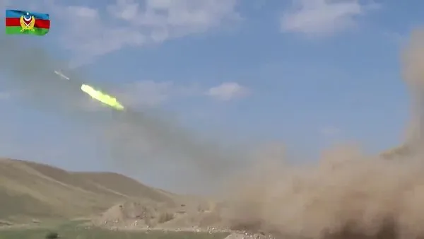 Son dakika haberi: Azerbaycan Savunma Bakanlığı'dan flaş paylaşım! Topçu birliklerinin vurma anı kamerada | Video