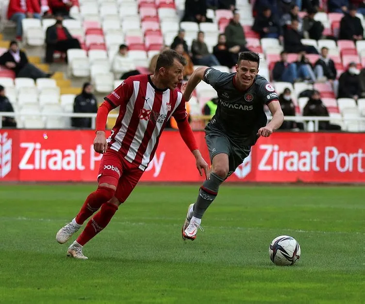 Son dakika: Sivasspor’dan Volkan Demirel için flaş iddia! Genç oyuncuya küfür etti: “Futbolculukta kalmış…”