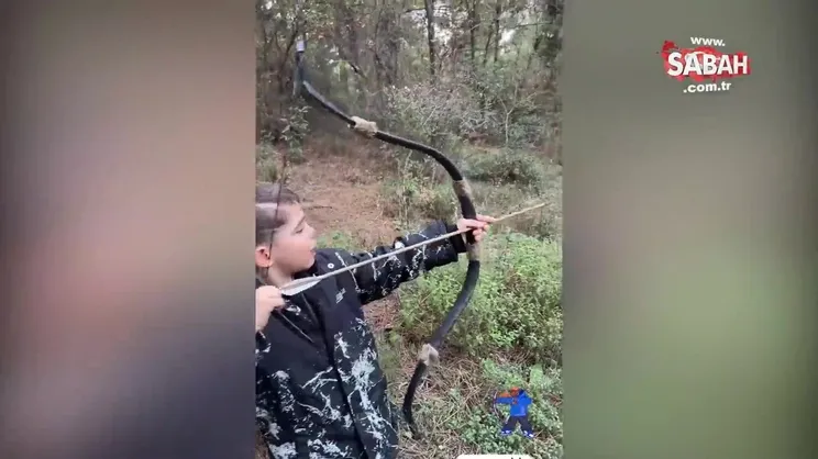 Burak Özçivit oğlu Karan’a ok atmayı öğretti! İşte Burak Özçivit’in oğlu Karan’ın eğlenceli o anları!