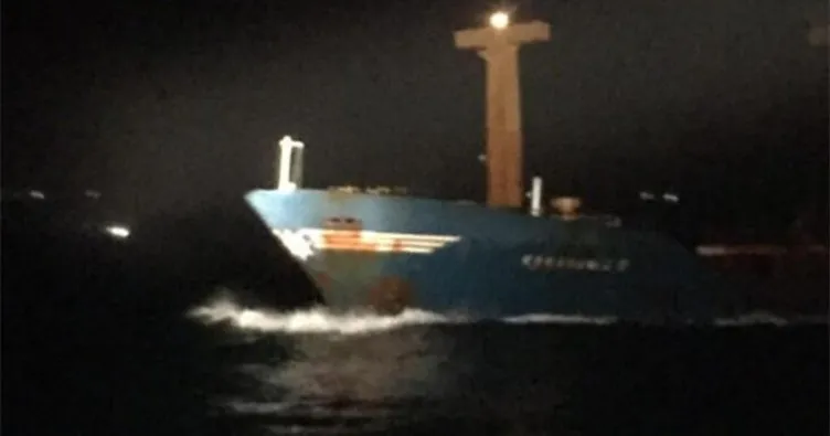 Son dakika: İstanbul Boğazı’nda gemi yolcu vapuruna çarptı: 2 yaralı