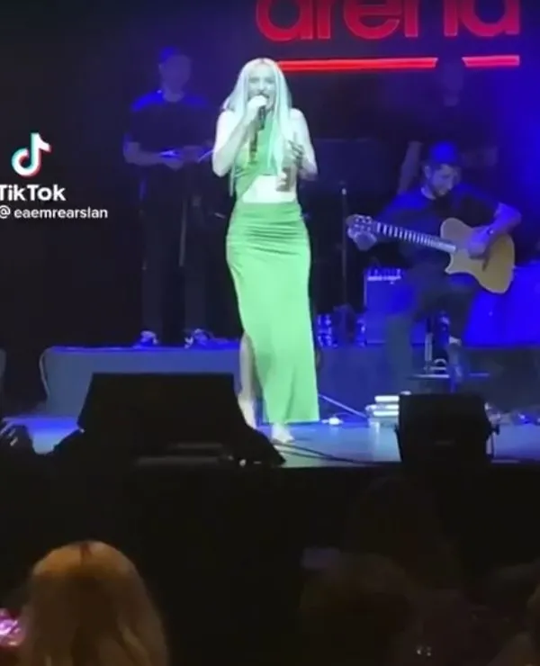 gulsenden-imam-hatiplilere-skandal-sozler-o-goruntuler-ortaya-cikti-sorusturma-baslatildi-1661374659662.jpg SON DAKİKA: Gülşen'den İmam Hatipliler için skandal sözler! O görüntüler ortaya çıktı! Soruşturma başlatıldı