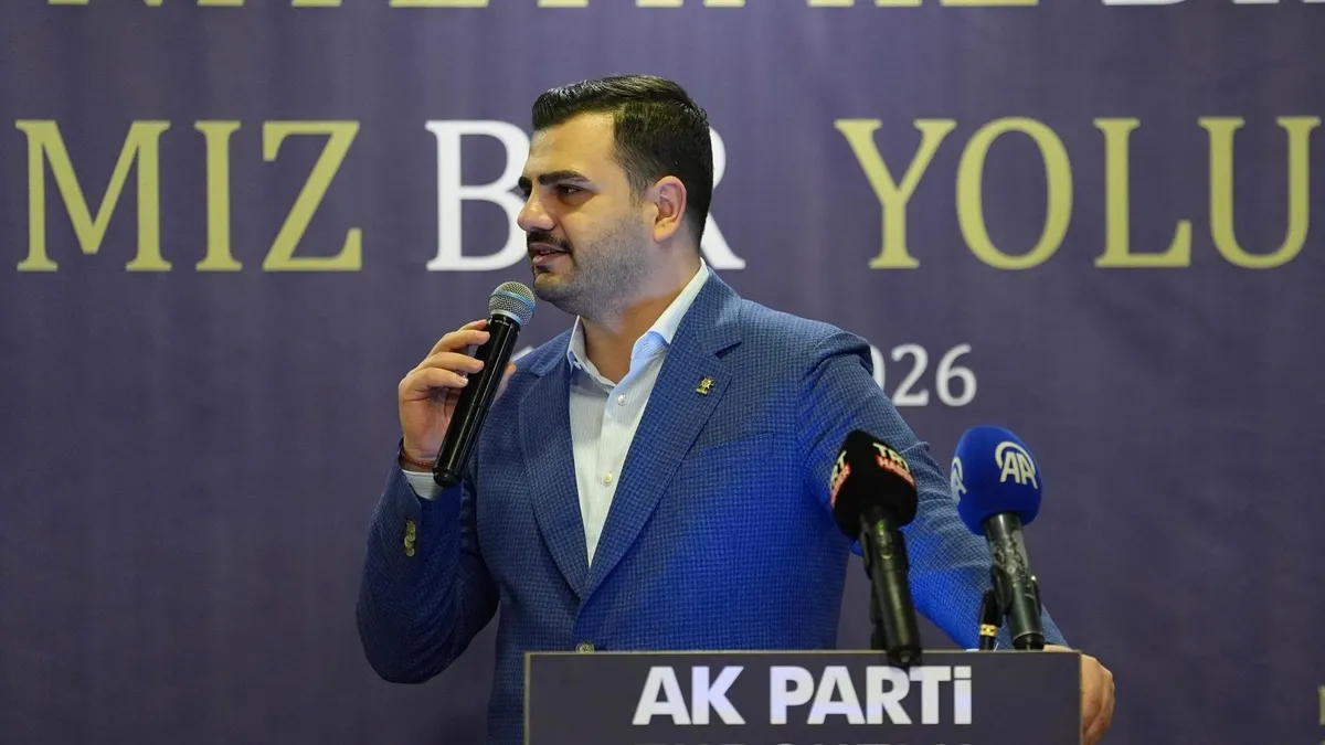 Eyyüp Kadir İnan: “Özgür Özel bir gün Manisa’nın problemlerini konuşmuş mu? O ancak hırsızların problemlerini konuşur”