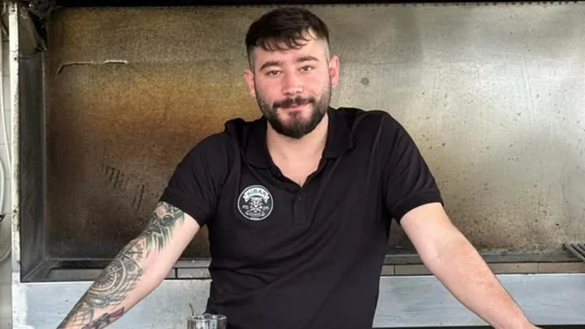 Ticari taksinin çarptığı 25 yaşındaki genç hayatını kaybetti Ticari taksinin çarptığı 25 yaşındaki genç hayatını kaybetti