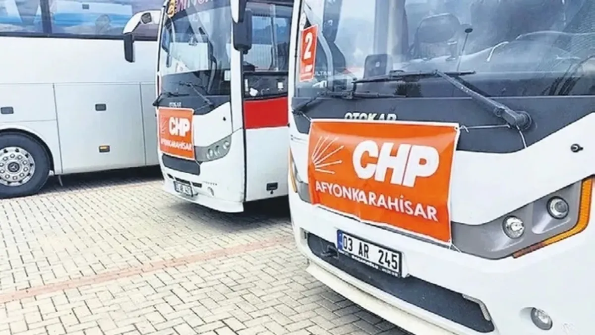 Özgür Özel’in taşımalı mitingleri örgütü bıktırdı: Otobüsleri yalvar yakar dolduruyorlar Özgür Özel’in taşımalı mitingleri örgütü bıktırdı: Otobüsleri yalvar yakar dolduruyorlar