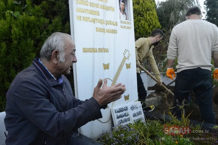 Barış Akarsu’nun annesi Hatice Akarsu, oğlunun yanına defnedildi