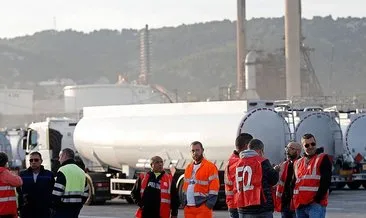 Fransa’da kamyoncuların Çalışma Yasası Reformu protestosu hayatı felç etti