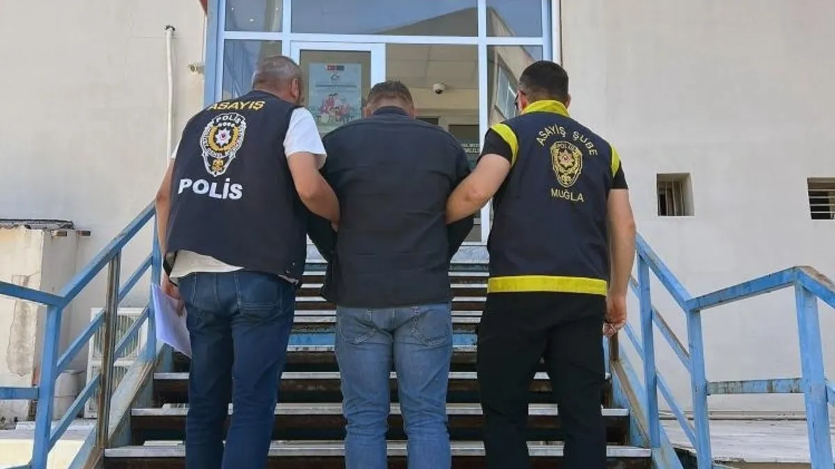 Muğla’da cinsel saldırı suçundan aranan şüpheli yakalandı Muğla’da cinsel saldırı suçundan aranan şüpheli yakalandı