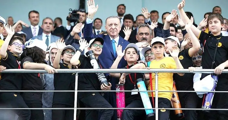 Cumhurbaşkanı Erdoğan karne töreninde konuştu: Yarının Türkiye’sini çocuklar inşa edecek