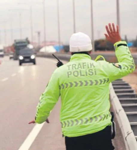 trafikte-kim-oldugumu-biliyor-musun-donemi-bitiyor-1761076104658.jpeg