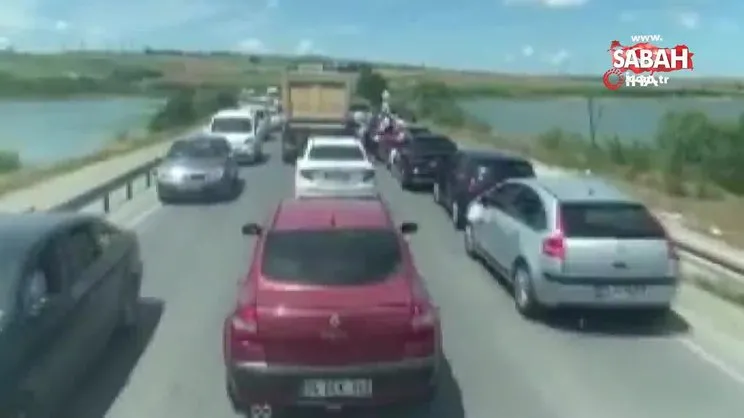 Düğün konvoyunda yolu kapatıp oyun oynadılar | Video