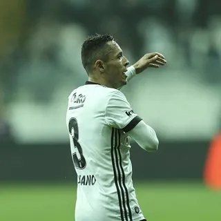 Fenerbahçe transfer haberleri! Adriano Fenerbahçe'ye transfer oluyor