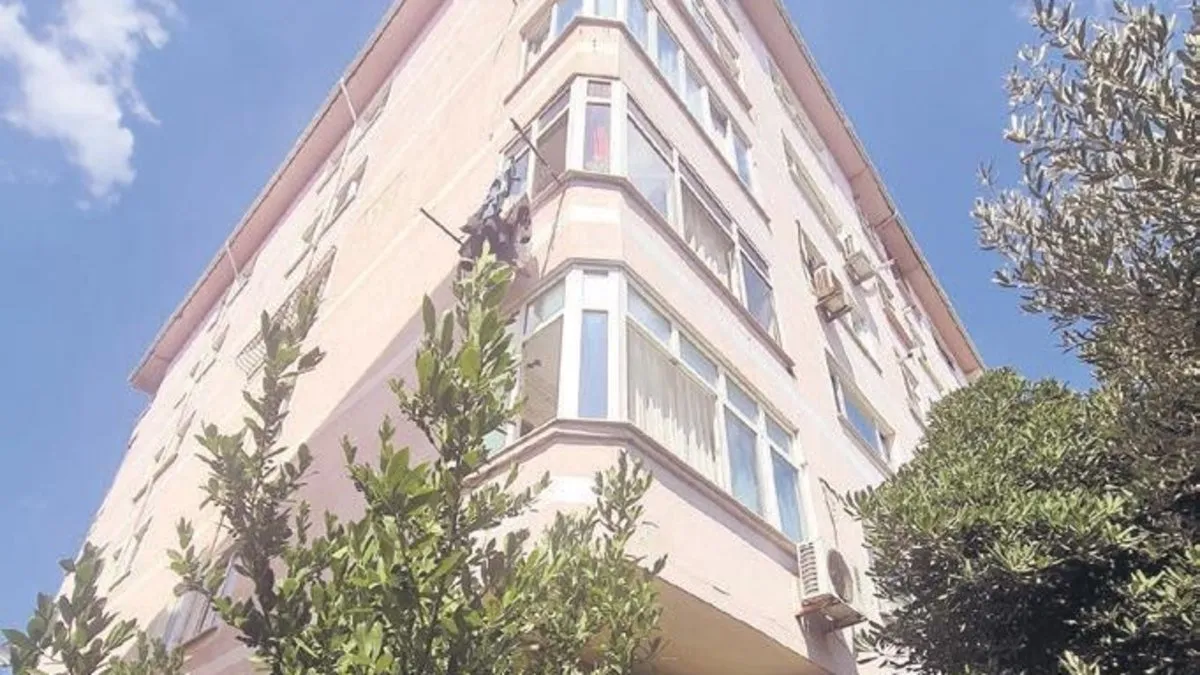 Çürük binada çaresiz yaşam
